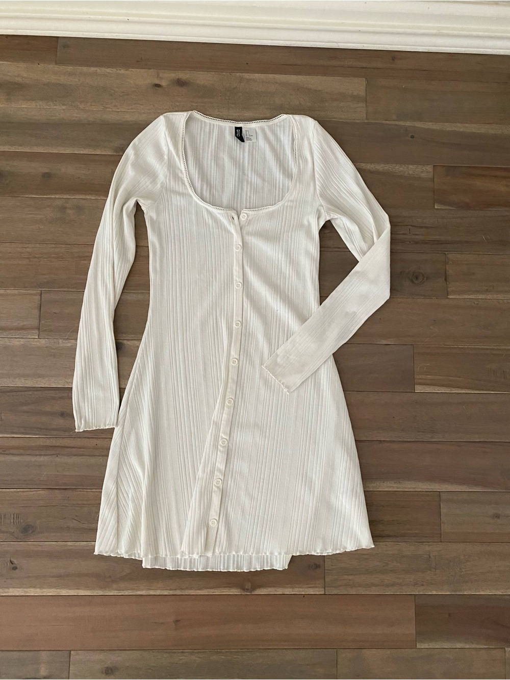 H&M Cream Ribbed Button-Front Long Sleeve Dress